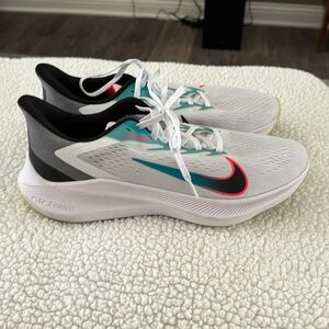 Nearly new Nike Winflo